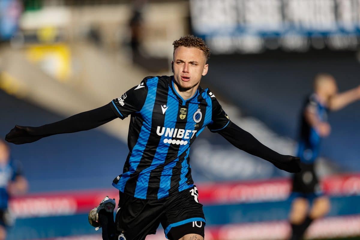 Noa Lang vers Leeds United en Premier League